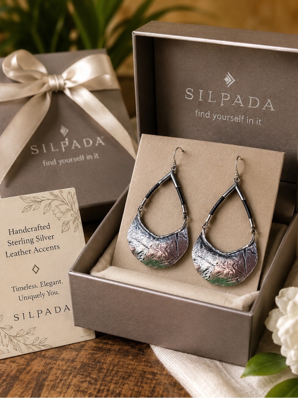 Silpada Silver Badge of Elegant Silver .925 Earrings